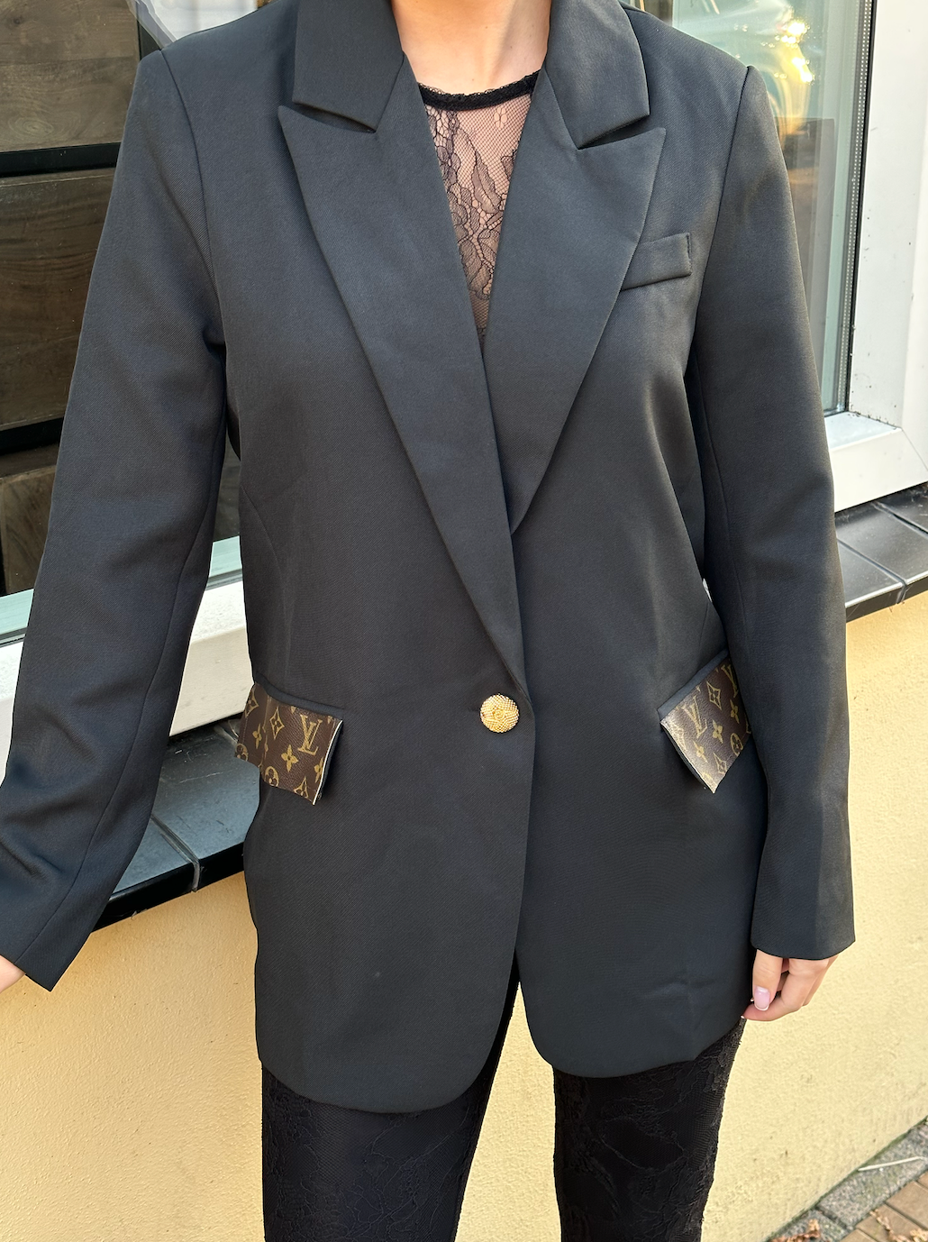 Q X R Zwarte Blazer met Designer zakken