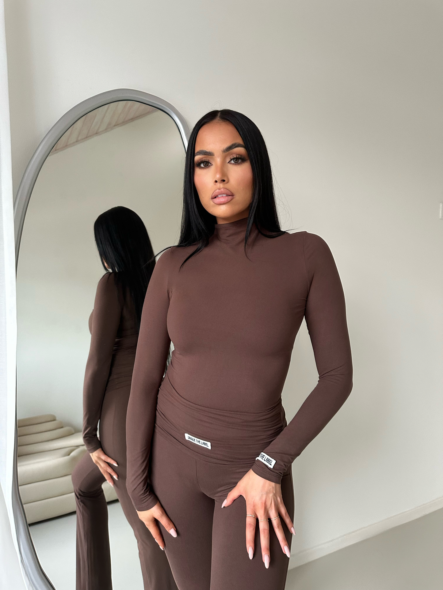 Unique The Label KIMMY TURTLENECK TOP- Chocolate